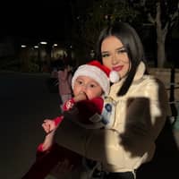 Sitter Profile Image: Isabella M.