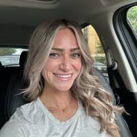 Sitter Profile Image: Holly R.