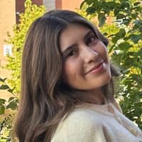 Sitter Profile Image: Lana W.