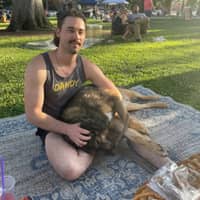 Sitter Profile Image: Ari T.