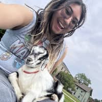 Sitter Profile Image: Penelope R.