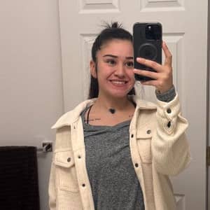 Sitter Profile Image: Julia S.