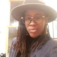 Sitter Profile Image: Lynn G.