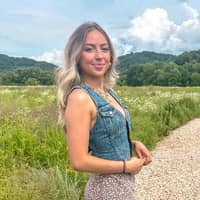 Sitter Profile Image: Olivia C.