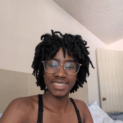 Sitter Profile Image: Destini Reece R.