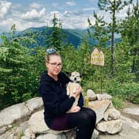 Sitter Profile Image: Ivy H.