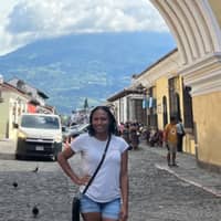 Sitter Profile Image: Monet H.