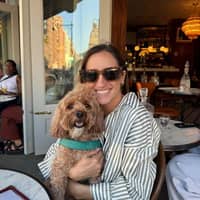 Sitter Profile Image: Julia M.