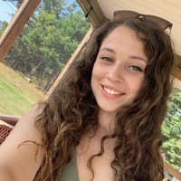 Sitter Profile Image: Raquelle C.