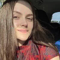 Sitter Profile Image: Vivianne G.