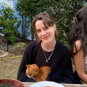 Sitter Profile Image: Christina H.