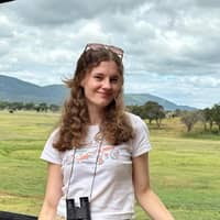 Sitter Profile Image: Laura P.