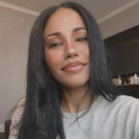 Sitter Profile Image: Glennys J.