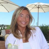 Sitter Profile Image: Elle J.