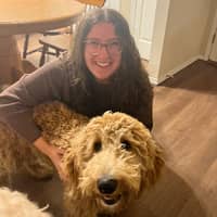 Sitter Profile Image: Isabella L.