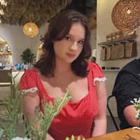 Sitter Profile Image: Bella K.