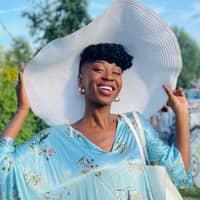 Sitter Profile Image: Miriam Teak L.