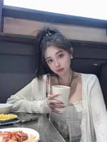 Sitter Profile Image: Qian H.