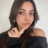 Sitter Profile Image: Nina F.