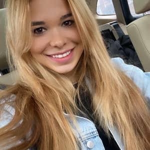 Sitter Profile Image: Jennifer v.