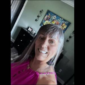 Sitter Profile Image: Faye J.