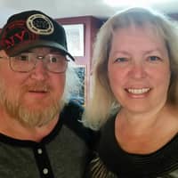 Sitter Profile Image: Randy and Cindy E.
