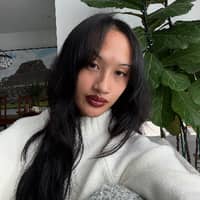 Sitter Profile Image: Isabel H.