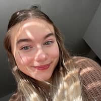 Sitter Profile Image: Leeanna L.