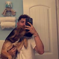 Sitter Profile Image: Roberto M.