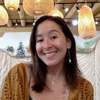 Sitter Profile Image: Holly R.