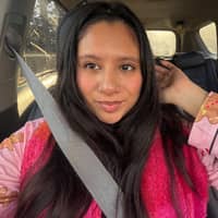 Sitter Profile Image: Irais V.