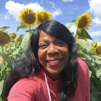 Sitter Profile Image: Darlene T.