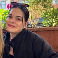 Sitter Profile Image: Lauren H.