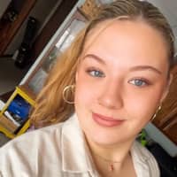 Sitter Profile Image: Lydia P.