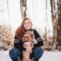 Sitter Profile Image: Vivian V.