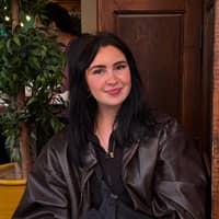 Sitter Profile Image: Phoebe C.