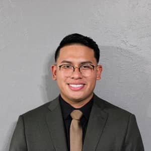 Sitter Profile Image: Luis M.