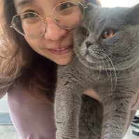 Sitter Profile Image: Momo W.