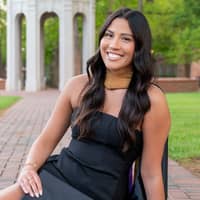 Sitter Profile Image: Isabella J.