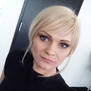 Sitter Profile Image: Tina L.