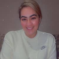 Sitter Profile Image: Laura R.