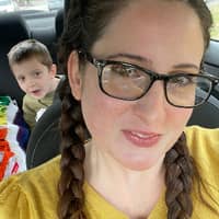 Sitter Profile Image: Lindsay H.