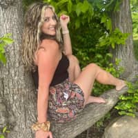 Sitter Profile Image: Kellie J.