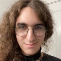 Sitter Profile Image: Luna L.