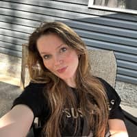 Sitter Profile Image: Sarah F.