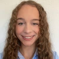 Sitter Profile Image: Julia P.