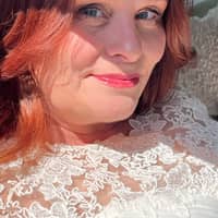 Sitter Profile Image: April M.