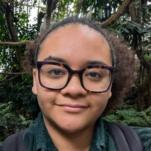 Sitter Profile Image: Salomé C.