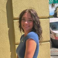 Sitter Profile Image: Zoey O.