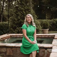 Sitter Profile Image: Suzanne H.